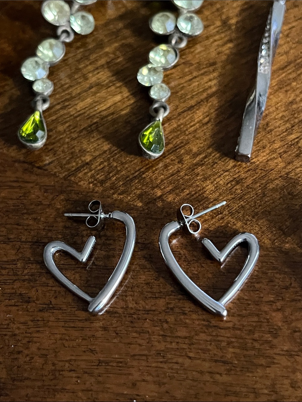 Assorted earring lot. Pierced - Picture 11 of 14